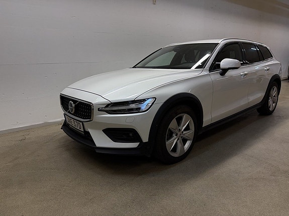 Volvo V60 Cross Country 5 of 30