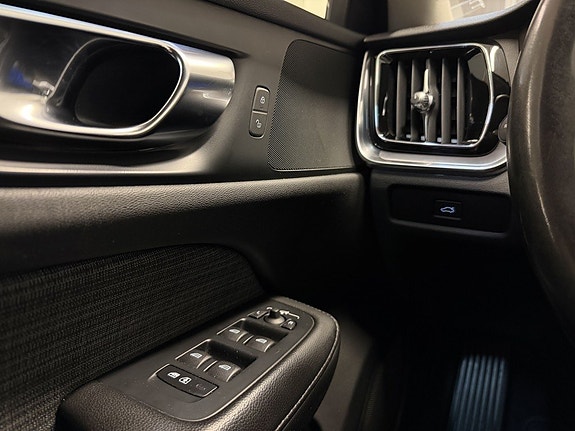 Volvo V60 Cross Country 21 of 30