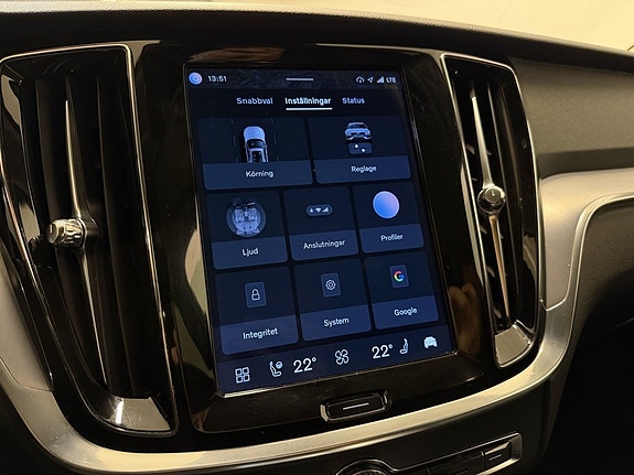 Volvo V60 Cross Country 24 of 30