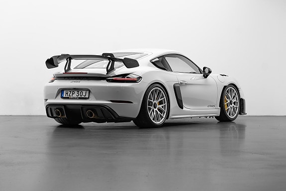 Porsche 718 Cayman GT4 RS 2 of 30