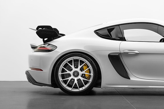 Porsche 718 Cayman GT4 RS 6 of 30