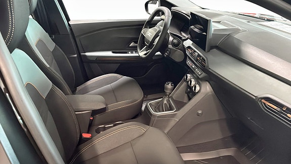 Dacia Sandero 3 of 9