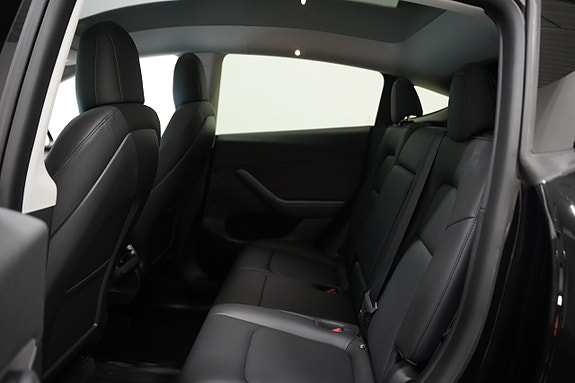 Tesla Model Y 19 of 22