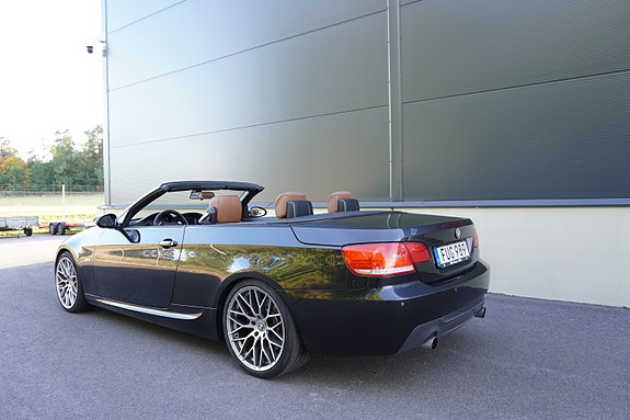 BMW 335i 7 of 12