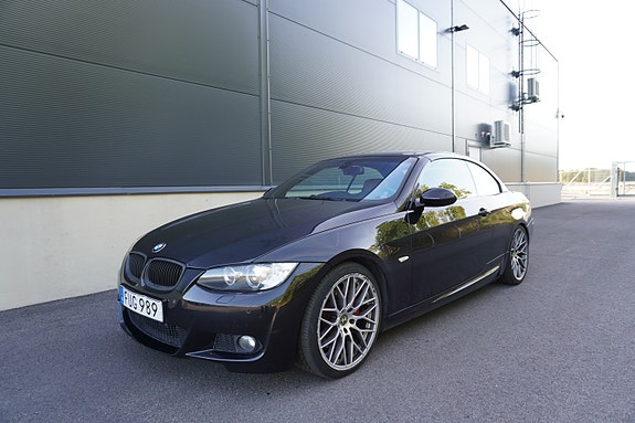 BMW 335i 2 of 12
