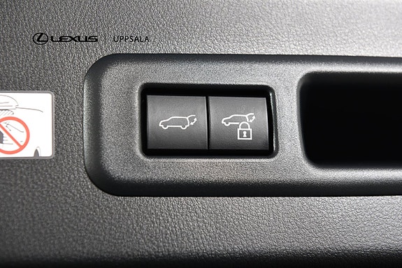 Lexus LBX 17 of 20