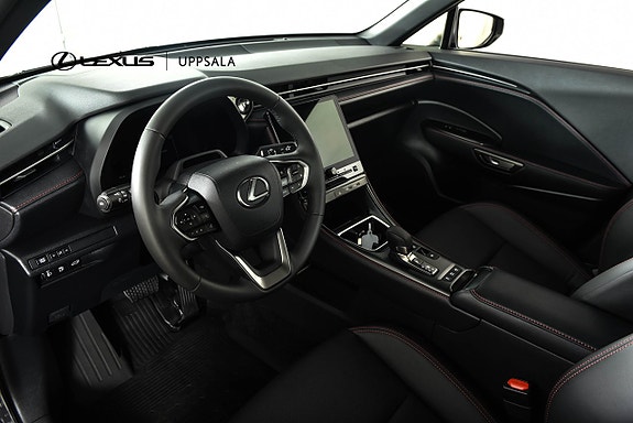 Lexus LBX 15 of 20