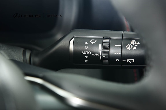 Lexus LBX 12 of 20