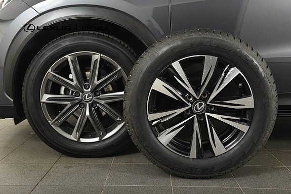Lexus LBX 20 of 20