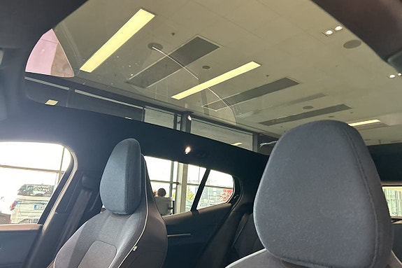 Volvo EX30 23 of 30
