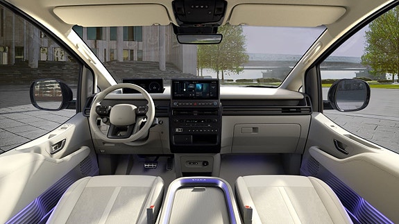 Hyundai Staria 9 of 11
