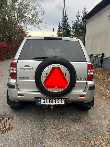 Suzuki Grand Vitara 3 of 15
