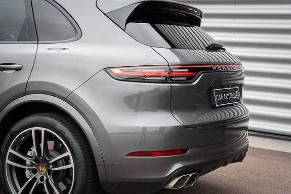 Porsche Cayenne Turbo 5 of 30