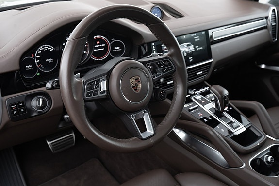 Porsche Cayenne Turbo 25 of 30