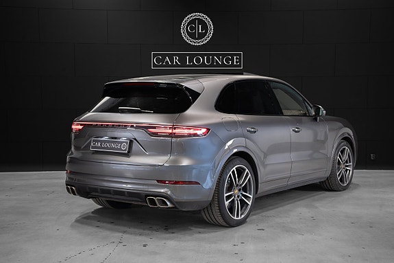 Porsche Cayenne Turbo 7 of 30
