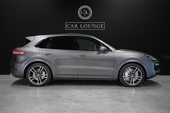 Porsche Cayenne Turbo 6 of 30