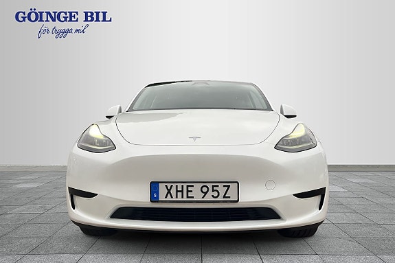 Tesla Model Y 3 of 15
