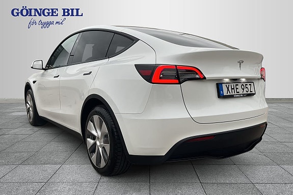 Tesla Model Y 6 of 15