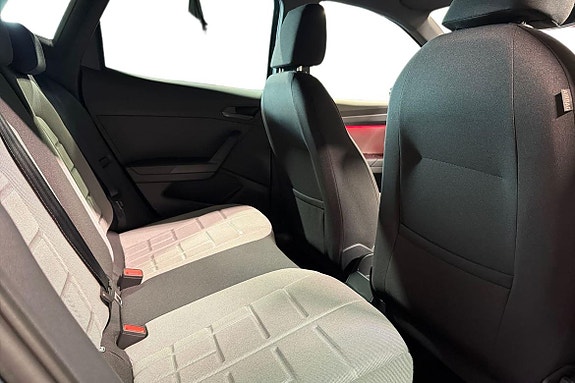 Seat Arona 13 of 15