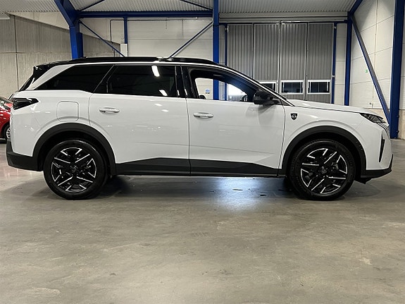 Peugeot 5008 3 of 26