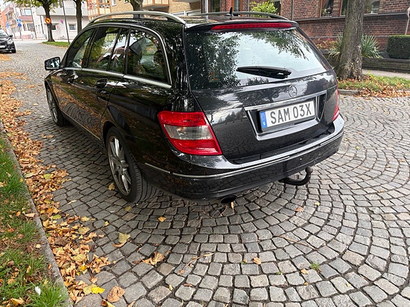 Mercedes-Benz C220 4 of 7
