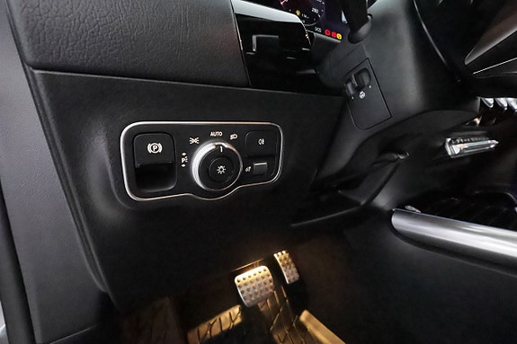 Mercedes-Benz GLA 250 e 21 of 30