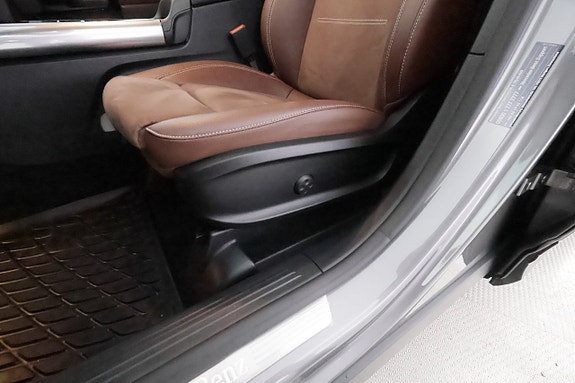Mercedes-Benz GLA 250 e 20 of 30
