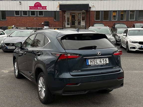 Lexus NX300h 4 of 30
