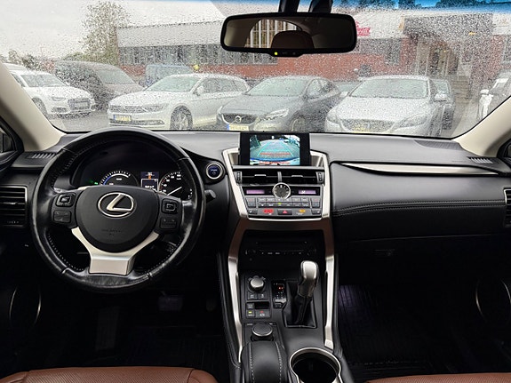 Lexus NX300h 19 of 30