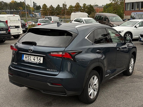Lexus NX300h 6 of 30