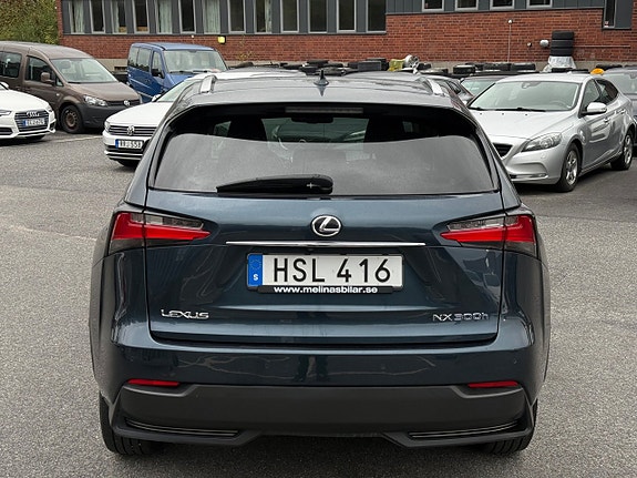 Lexus NX300h 5 of 30
