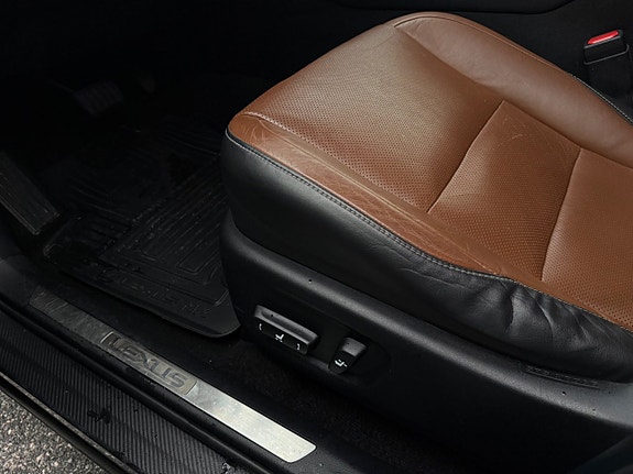 Lexus NX300h 18 of 30
