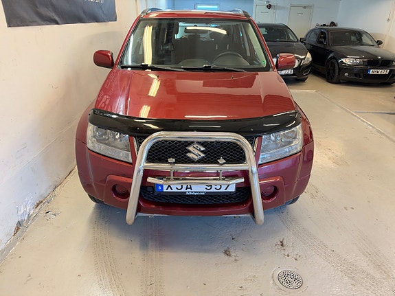 Suzuki Grand Vitara 3 of 10