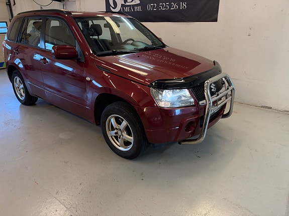 Suzuki Grand Vitara 2 of 10