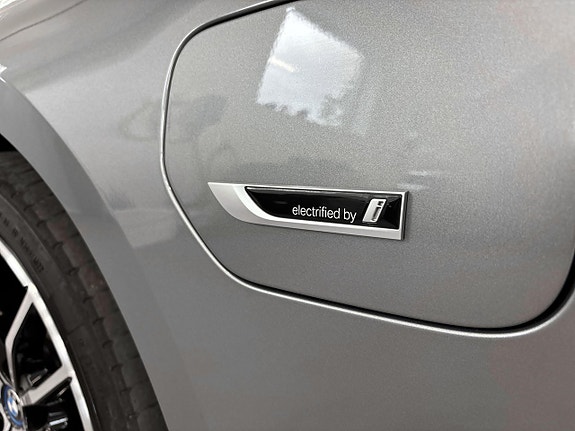 BMW 330e 24 of 30