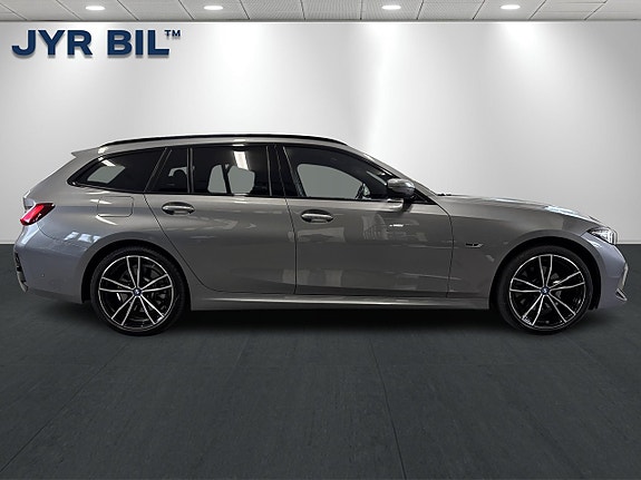 BMW 330e 2 of 30