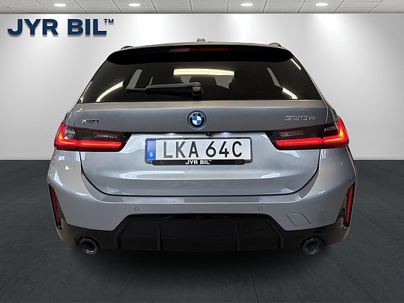 BMW 330e 4 of 30