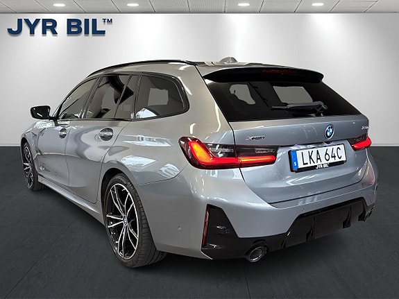 BMW 330e 5 of 30