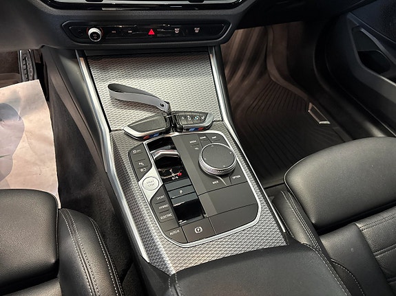 BMW 330e 15 of 30