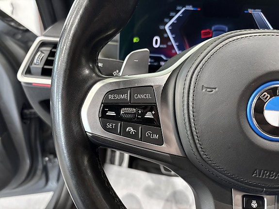 BMW 330e 25 of 30