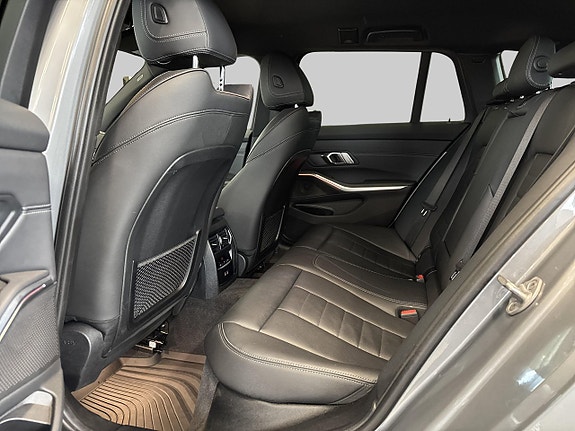 BMW 330e 9 of 30