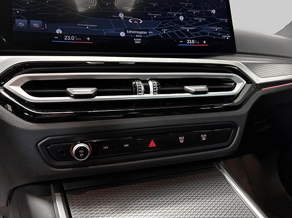 BMW 330e 14 of 30