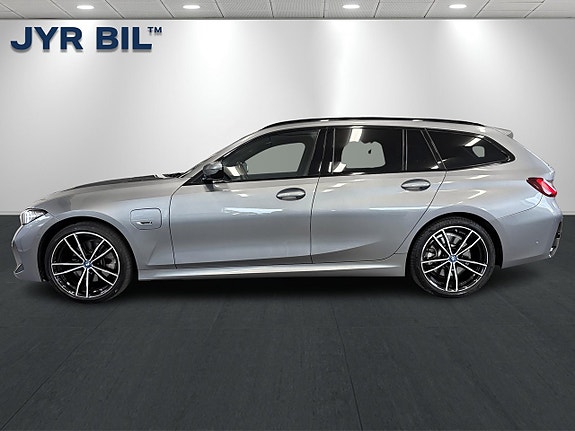 BMW 330e 6 of 30