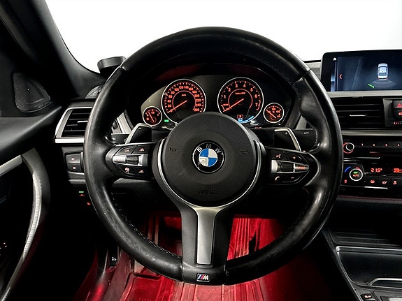 BMW 330e 7 of 20