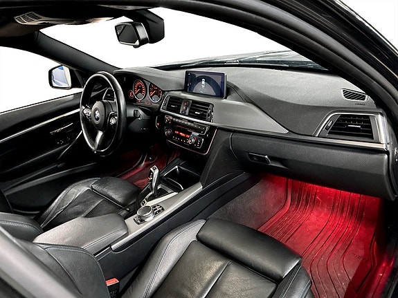 BMW 330e 15 of 20