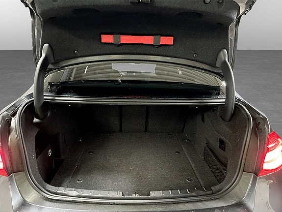 BMW 330e 20 of 20