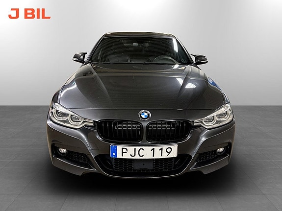 BMW 330e 17 of 20