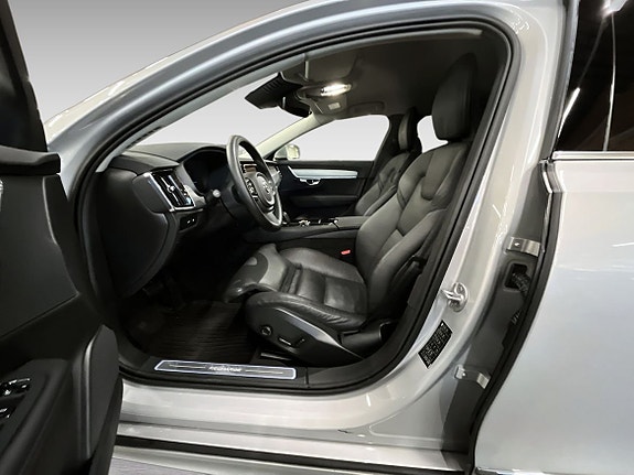 Volvo V90 8 of 13