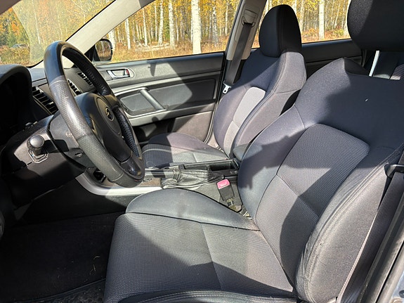 Subaru Legacy 6 of 6