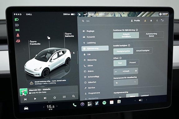 Tesla Model Y 14 of 27